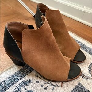 Sorel Suede Open-Toe Ankle Booties in Brown & Black Size 10